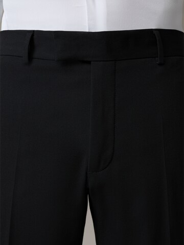 Coupe slim Pantalon à plis 'Melwin' STRELLSON en noir