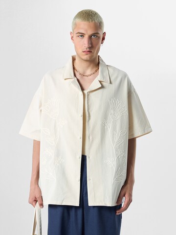 VAMOS CLO Button Up Shirt in Beige: front