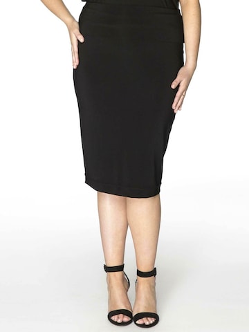 Yoek Skirt 'DOLCE' in Black: front