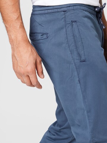 Regular Pantaloni 'Ethan' de la Hailys Men pe albastru