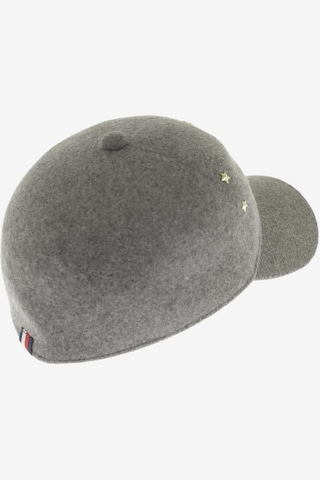 TOMMY HILFIGER Hat & Cap in 60 in Grey