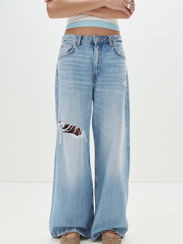 Pull&Bear Baggy Jeans 'TIRO MEDIO' in Blauw: voorkant