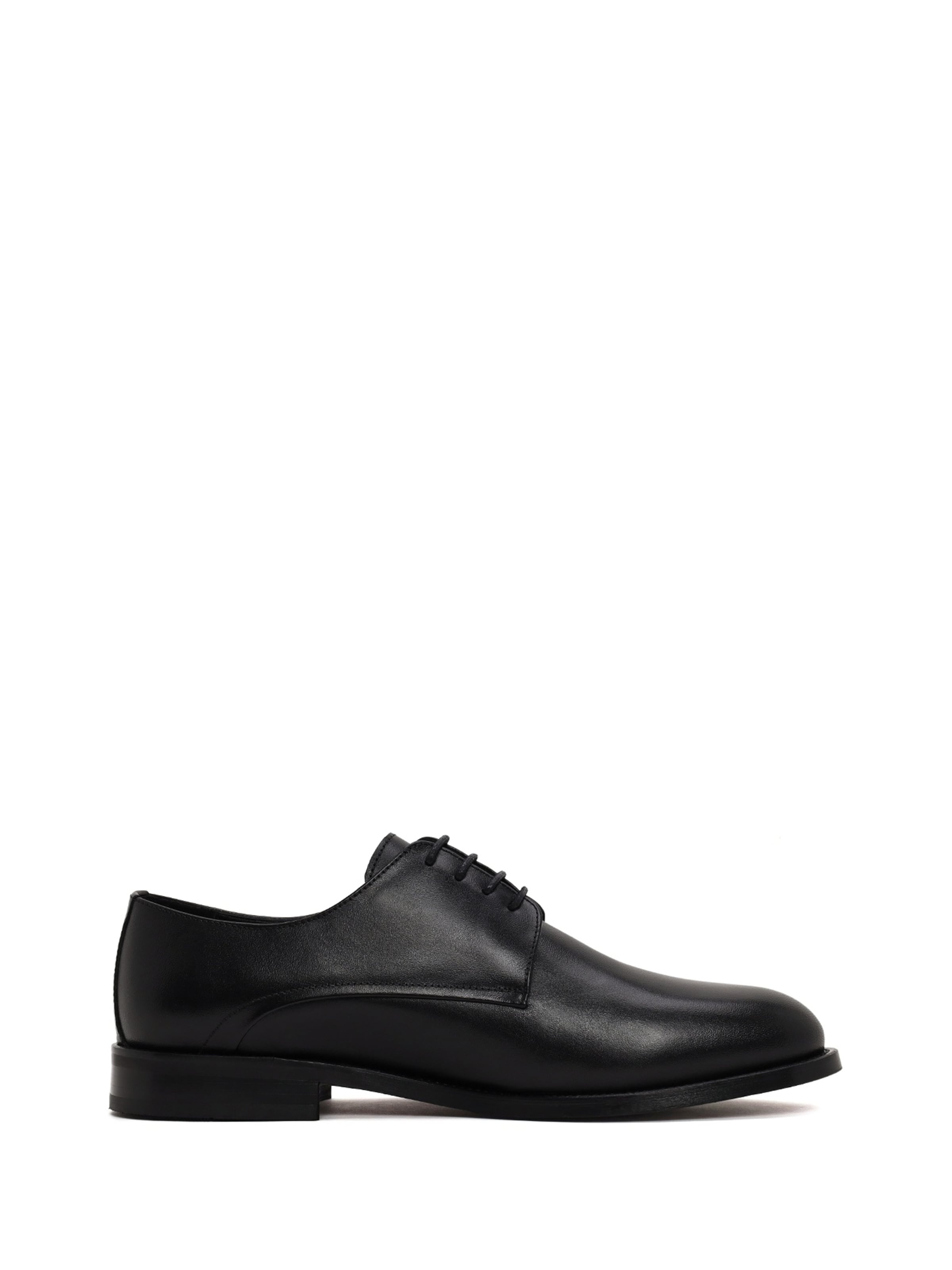 Scarpa stringata di Derimod in nero
