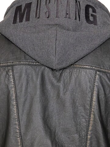 MUSTANG Between-season jacket ' 31021306 ' in Black