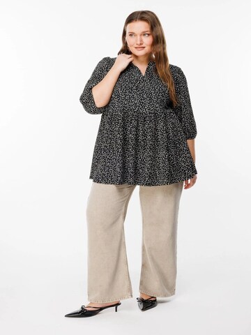 Shape Of You Tunika in Schwarz: Vorderseite