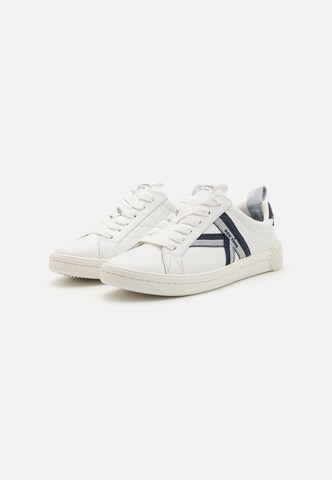 Baskets basses Kate Spade en blanc : devant