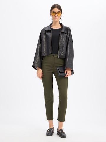 Coupe slim Pantalon 'Silea' Marc Cain en vert