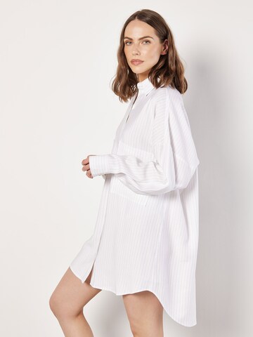 Apricot Shirt Dress in White: front