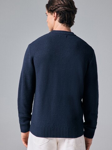 Next Pullover in Blau