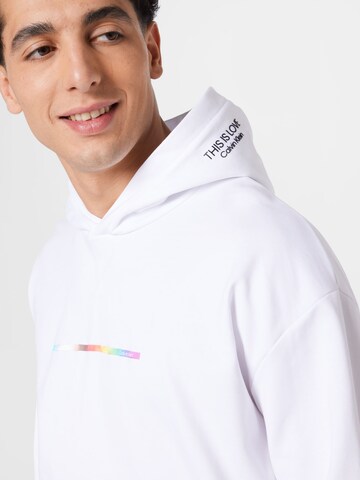 Calvin Klein Sweatshirt in White