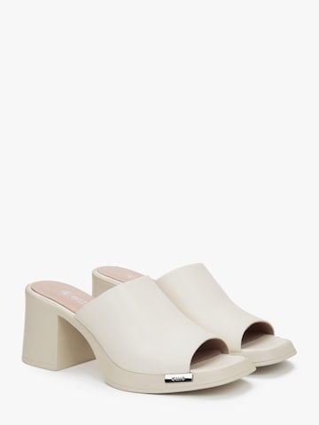 Zoccoletto '22-L-16' di Estro in beige