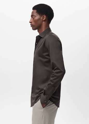 MANGO MAN Regular Fit Hemd 'Adana' in Braun