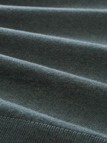 TOM TAILOR Sweater in Green