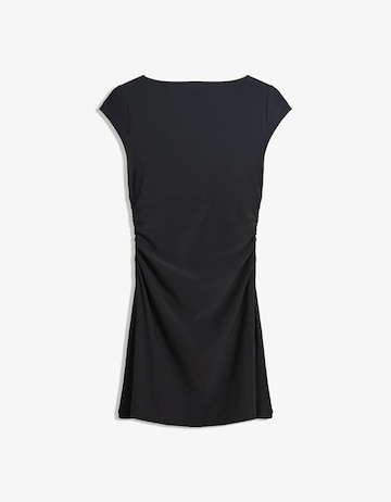 Bershka Рокля в черно