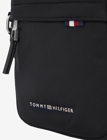 TOMMY HILFIGER Crossbody Bag in Black