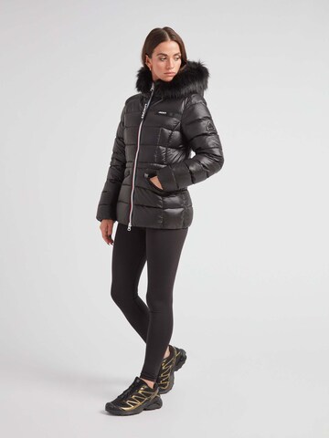 JACK1T Outdoorjas ' R4D Tricolore Puffer Racer Lux mit Fell ' in Zwart