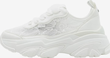 BUFFALO Matalavartiset tennarit 'RANEE BLOOM' värissä valkoinen: etupuoli