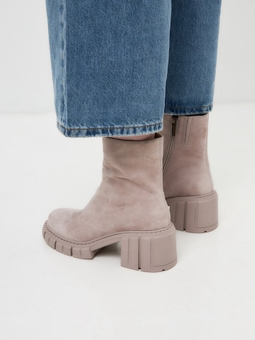 CESARE GASPARI Laarzen in Beige