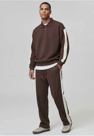 Urban Classics Loosefit Hose in Braun