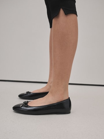 Next Ballerina met riempjes 'Forever Comfort' in Zwart
