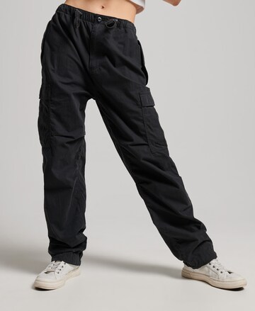 Superdry Loose fit Cargo trousers in Black: front