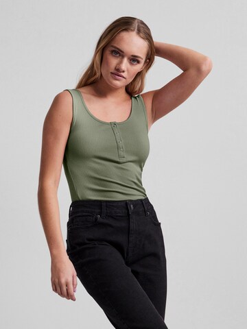 PIECES - Top 'Kitte' en verde: frente