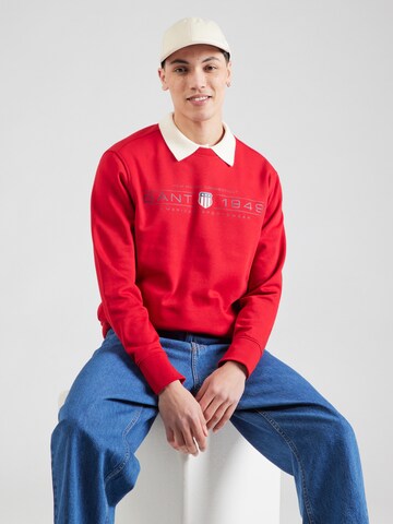 Felpa di GANT in rosso: frontale