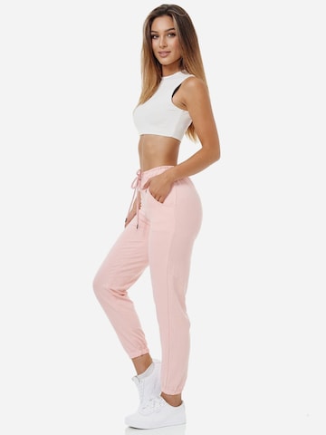 Tazzio - Tapered Pantalón deportivo 'F300' en rosa