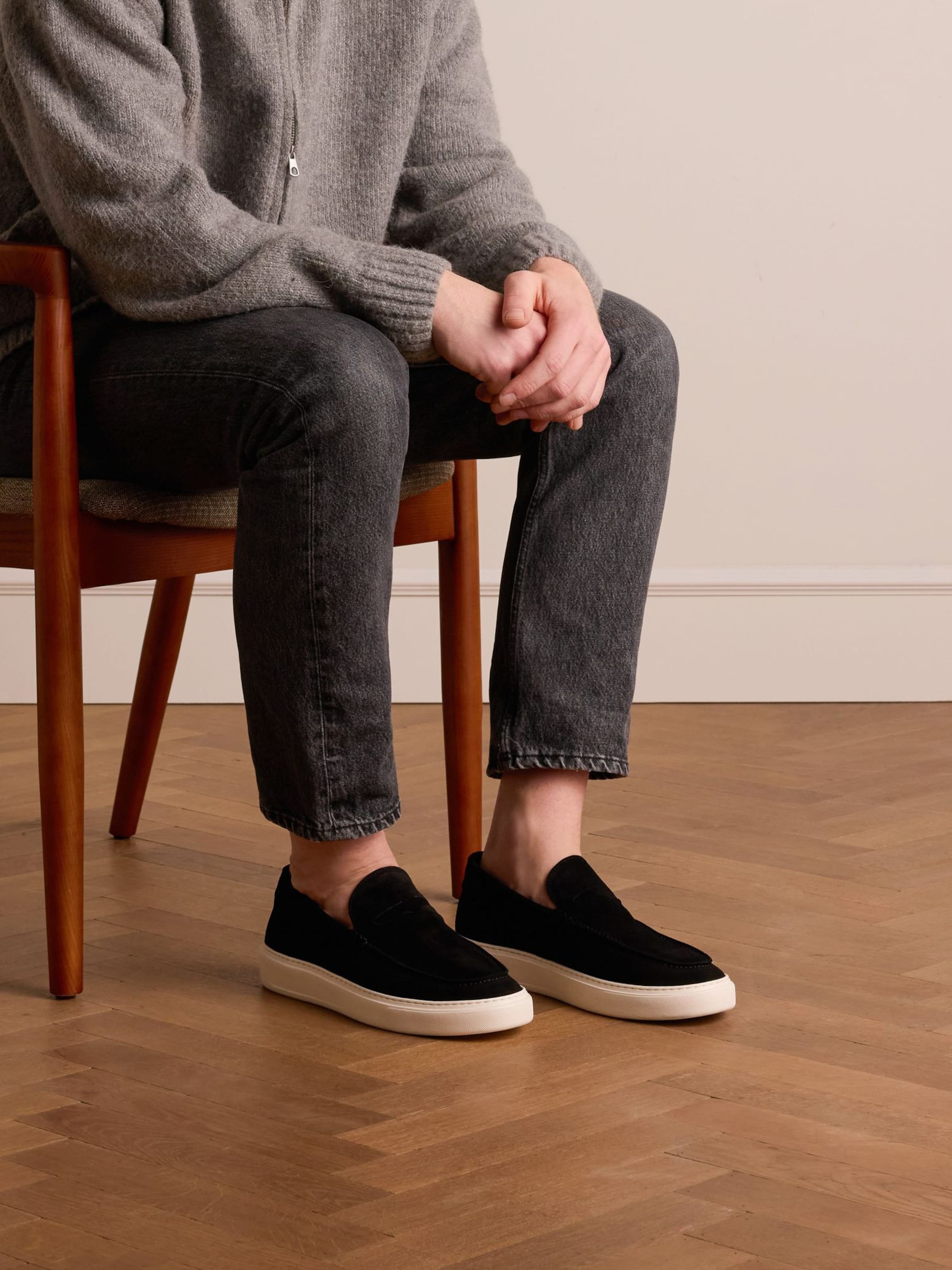 Slip on MANFIELD en noir : devant