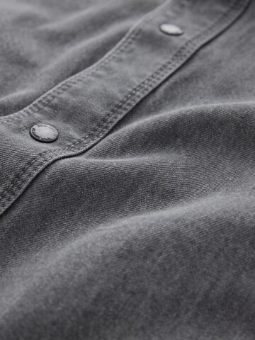 Next - Ajuste regular Camisa en gris
