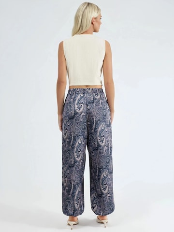 Qu Style Tapered Trousers in Blue