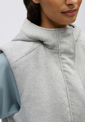Gilet 'Walanka' di OPUS in grigio