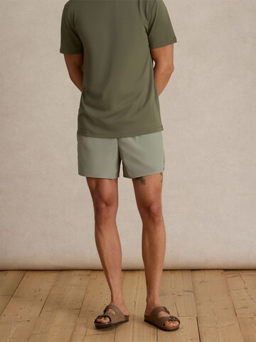 regular Pantaloncini da bagno 'Yigit' di DAN FOX APPAREL in verde: frontale