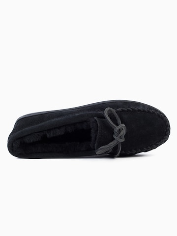 Mocasini de la Minnetonka pe negru