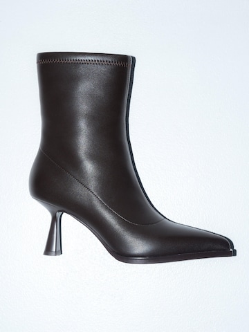 Estro Booties '526-756' in Brown