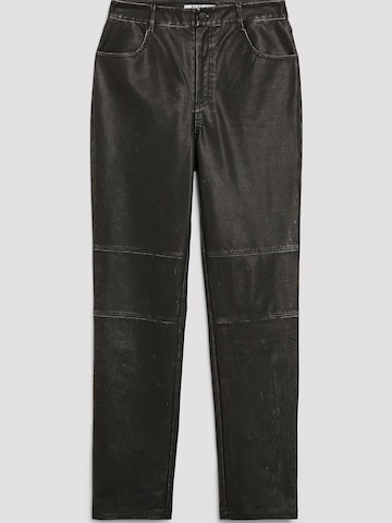 NA-KD Regular Pants in Black: front