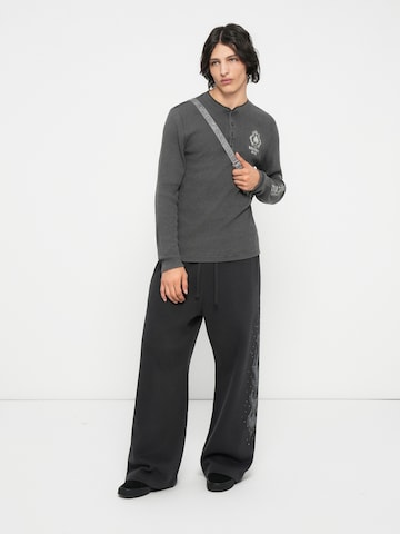 HOLLISTER Loosefit Nadrág - fekete