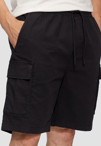 QS Regular Cargo trousers in Black