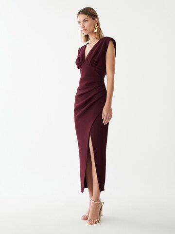 Rochie de seară 'AZELLE' de la BWLDR pe roșu