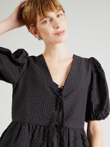 Camicia da donna 'ENGA' di SISTERS POINT in nero