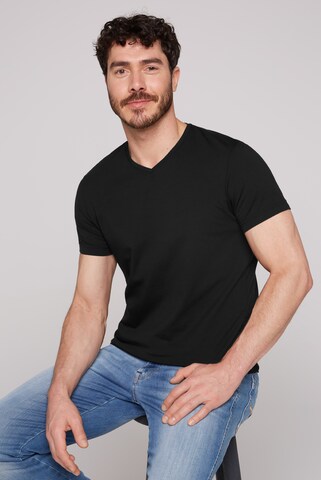 CAMP DAVID Shirt in Black: front