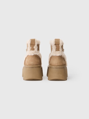 GUESS Boots 'Bridgete' in Beige