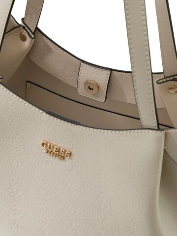 GUESS Handtasche 'Amorette'‌‌ in Weiß