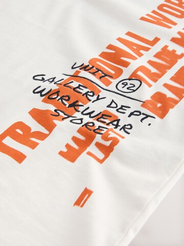 T-Shirt Next en blanc