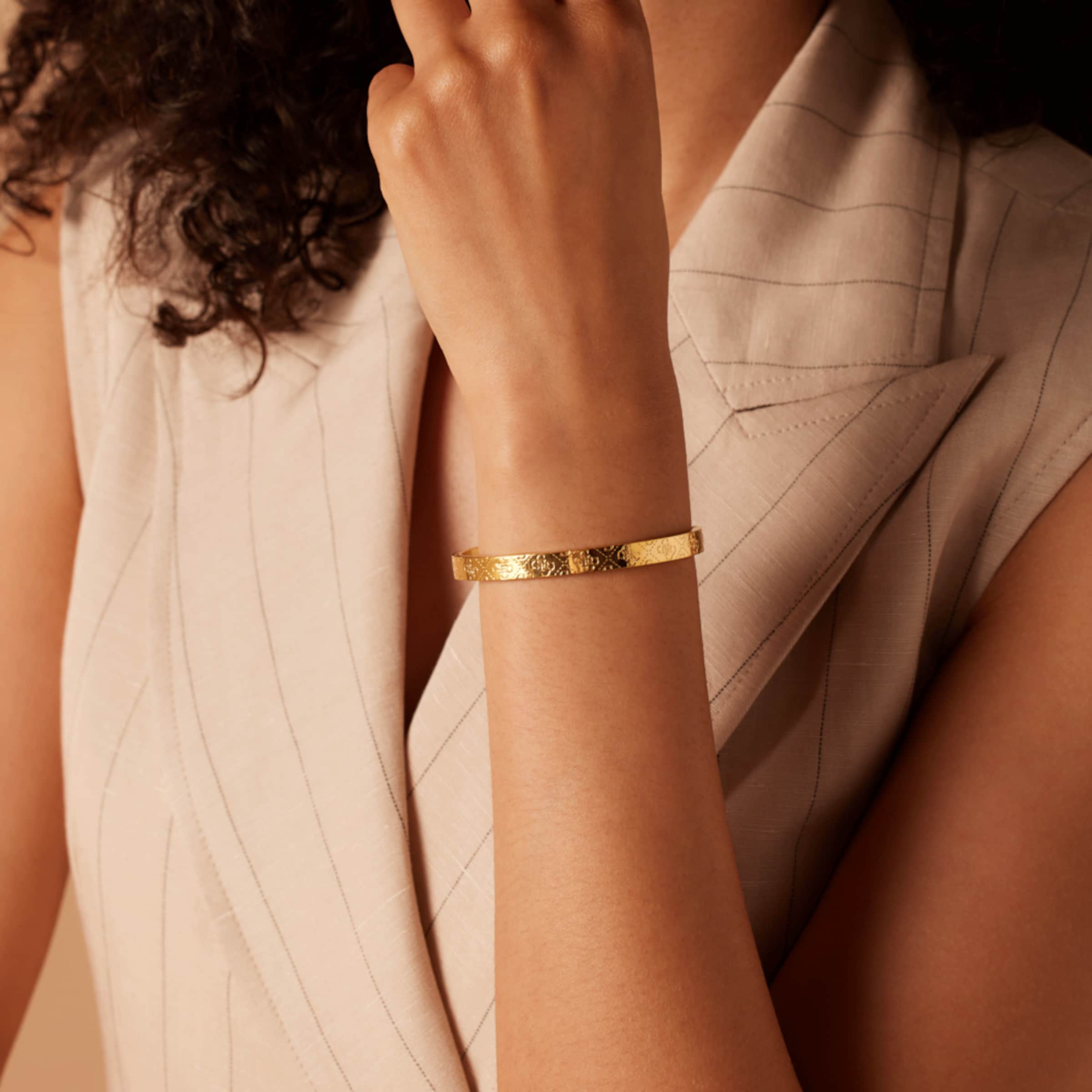 GUESS Bracelet in Gold: front