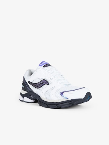 Sneaker bassa 'Progrid Triumph 4' di saucony in bianco