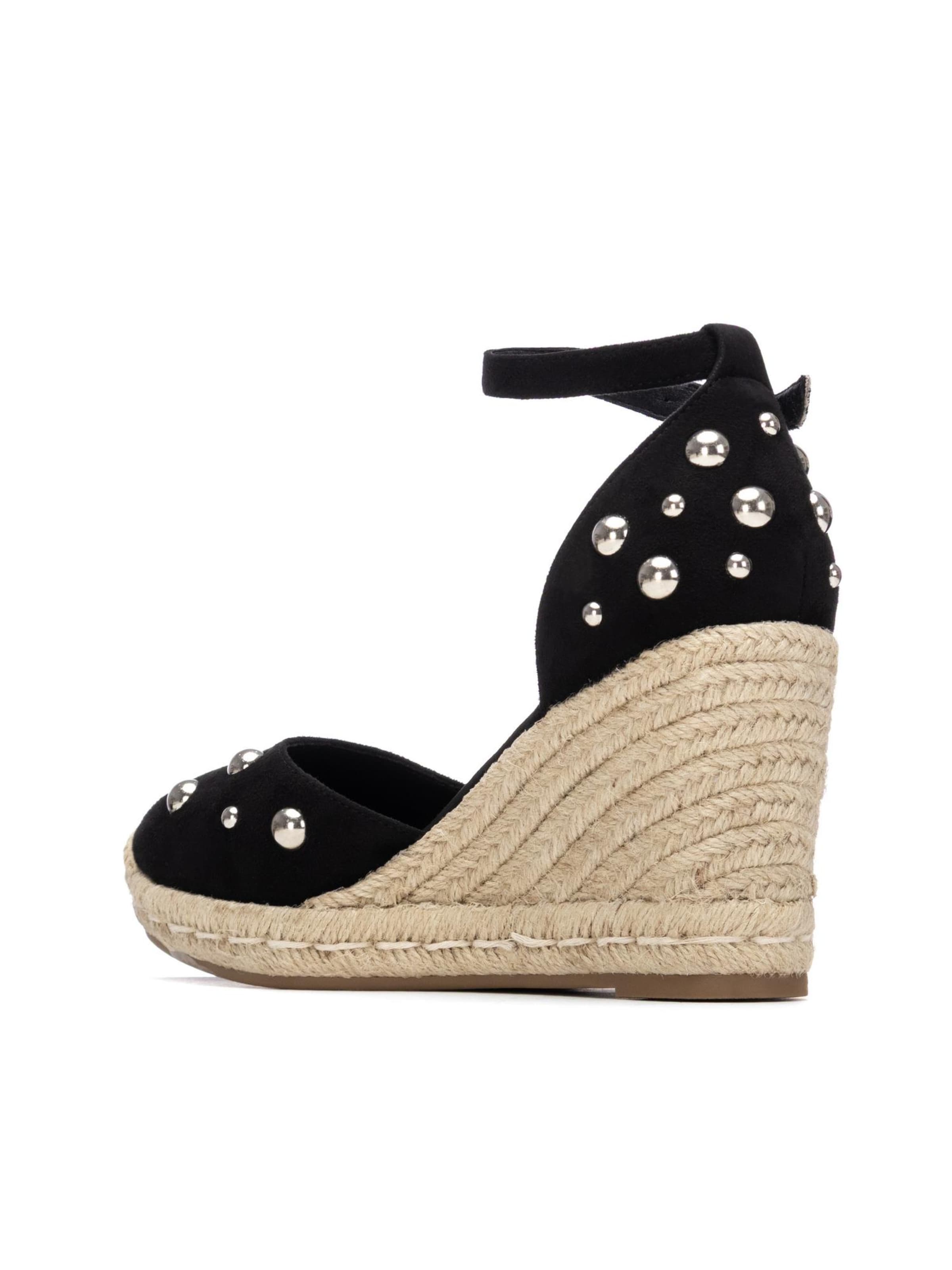 Xti Sandals in Black