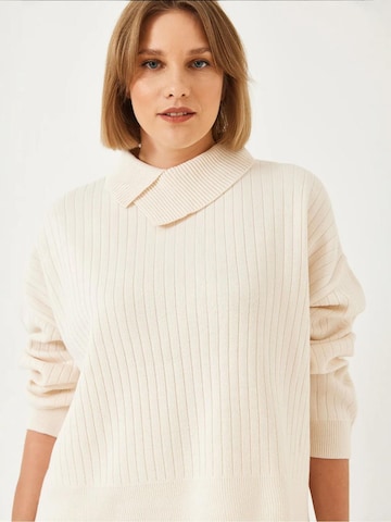 Bianco Lucci Trui in Beige