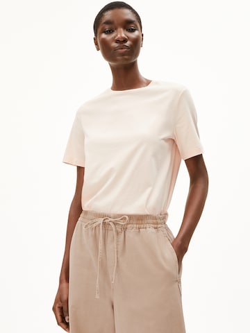 T-shirt ARMEDANGELS en rose : devant