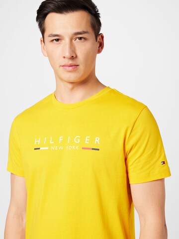 Maglietta di TOMMY HILFIGER in giallo